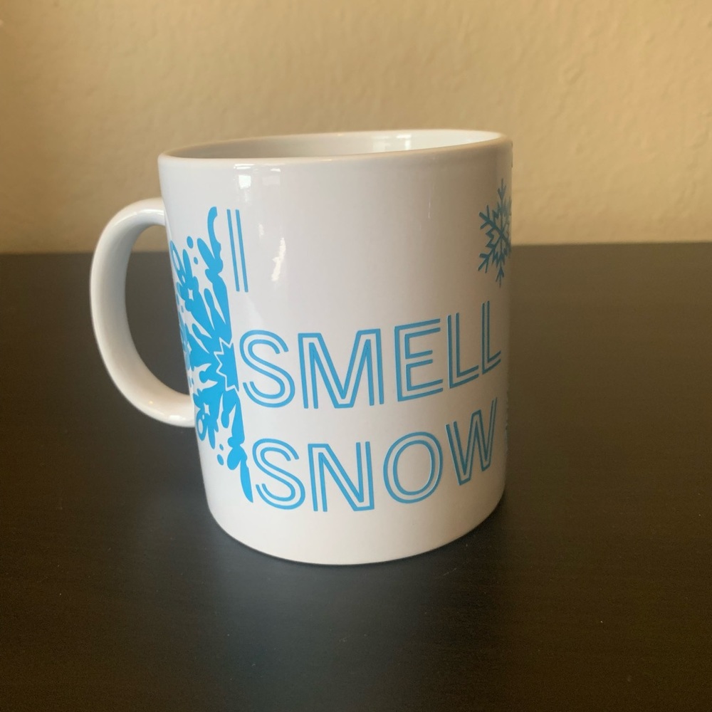 ‘I Smell Snow’ mug